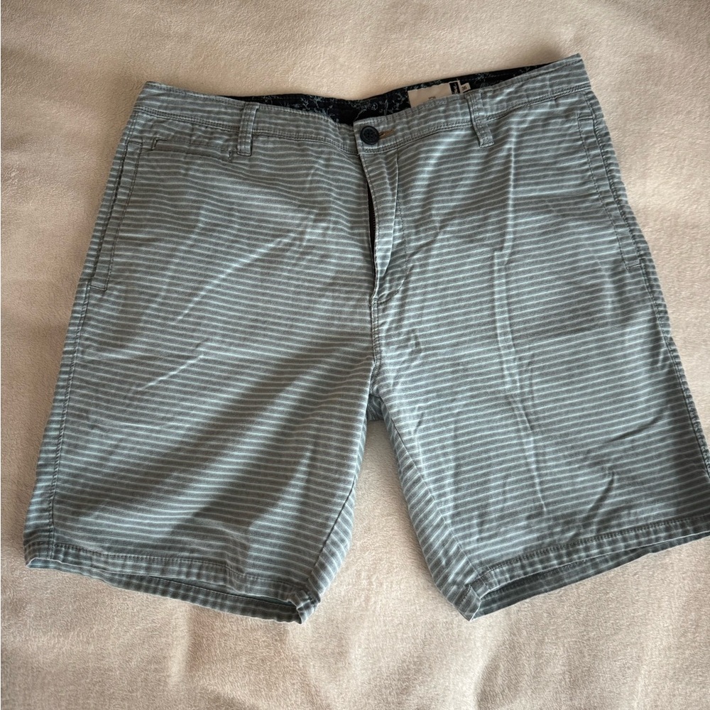 Howe Gray Flat Front Shorts Lightweight Cotton